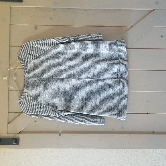 Adorable Ann Taylor LOFT Long Sleeve Top size S - Picture 5 of 7